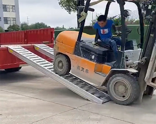 松原铝合金梯子的安全问题必须高度重视